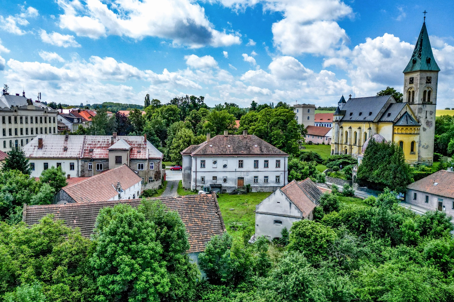 PRODEJ FARY ZÁSMUKY S POZEMKEM – foto 21