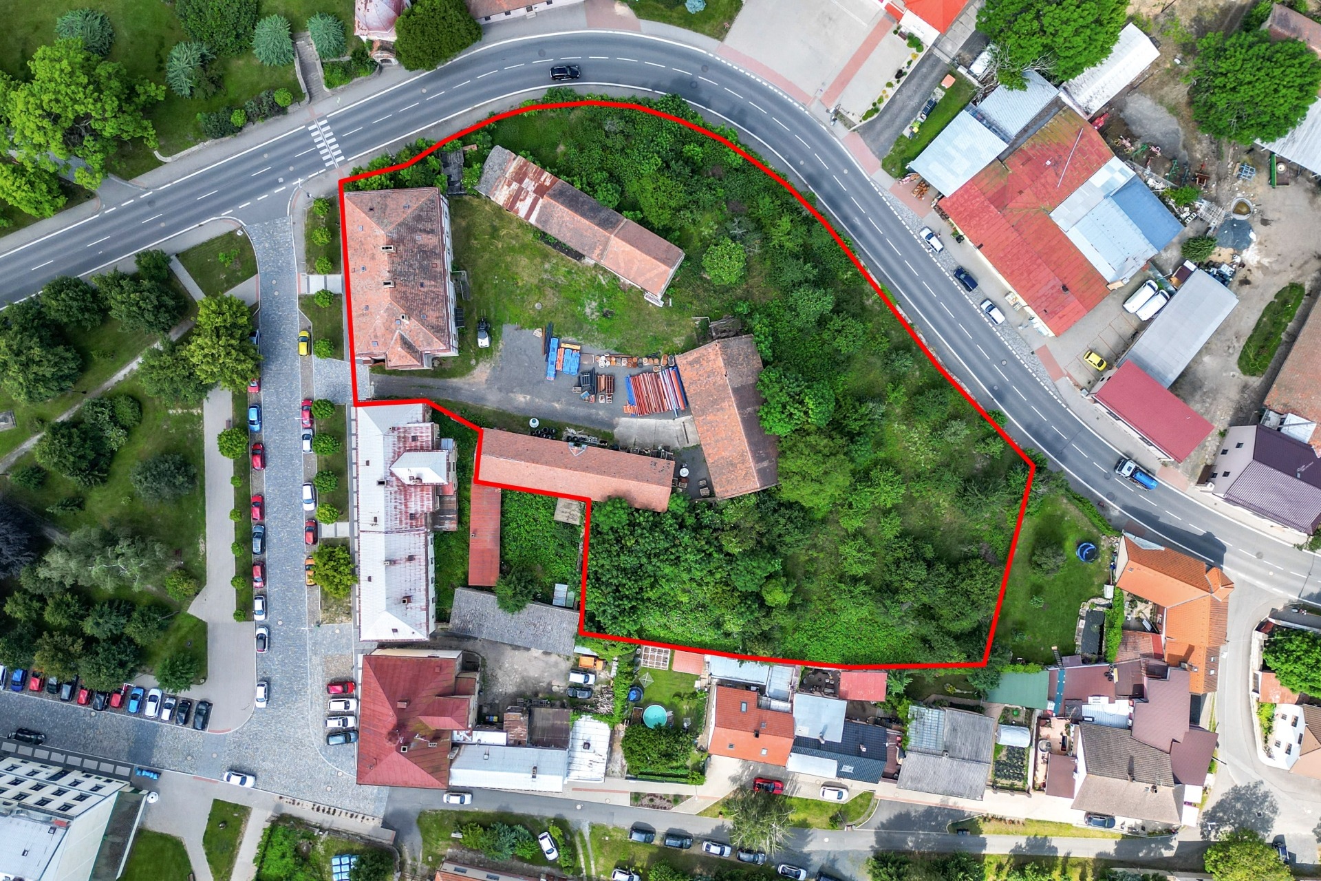 PRODEJ FARY ZÁSMUKY S POZEMKEM – foto 2