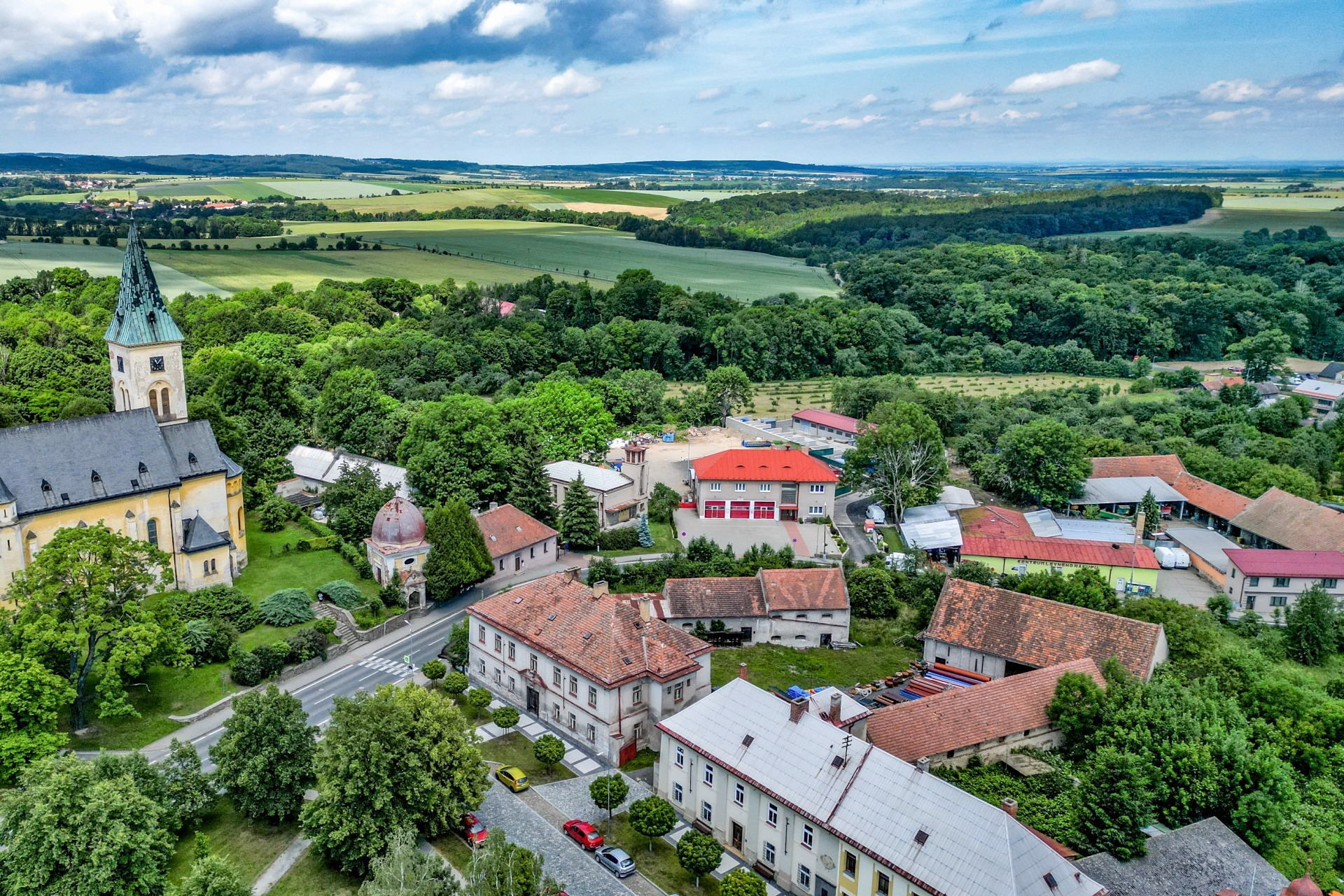 PRODEJ FARY ZÁSMUKY S POZEMKEM – foto 23