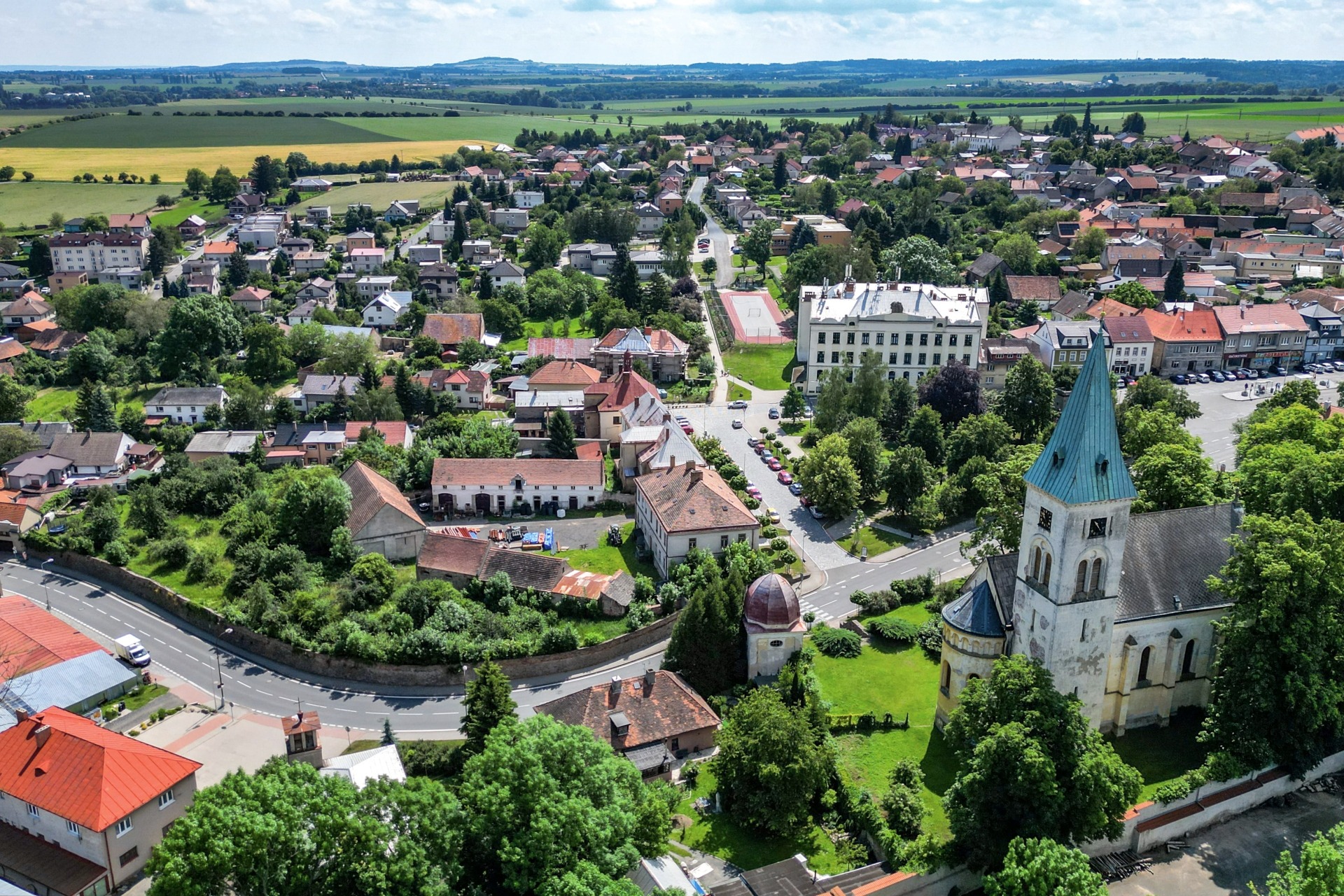 PRODEJ FARY ZÁSMUKY S POZEMKEM – foto 25