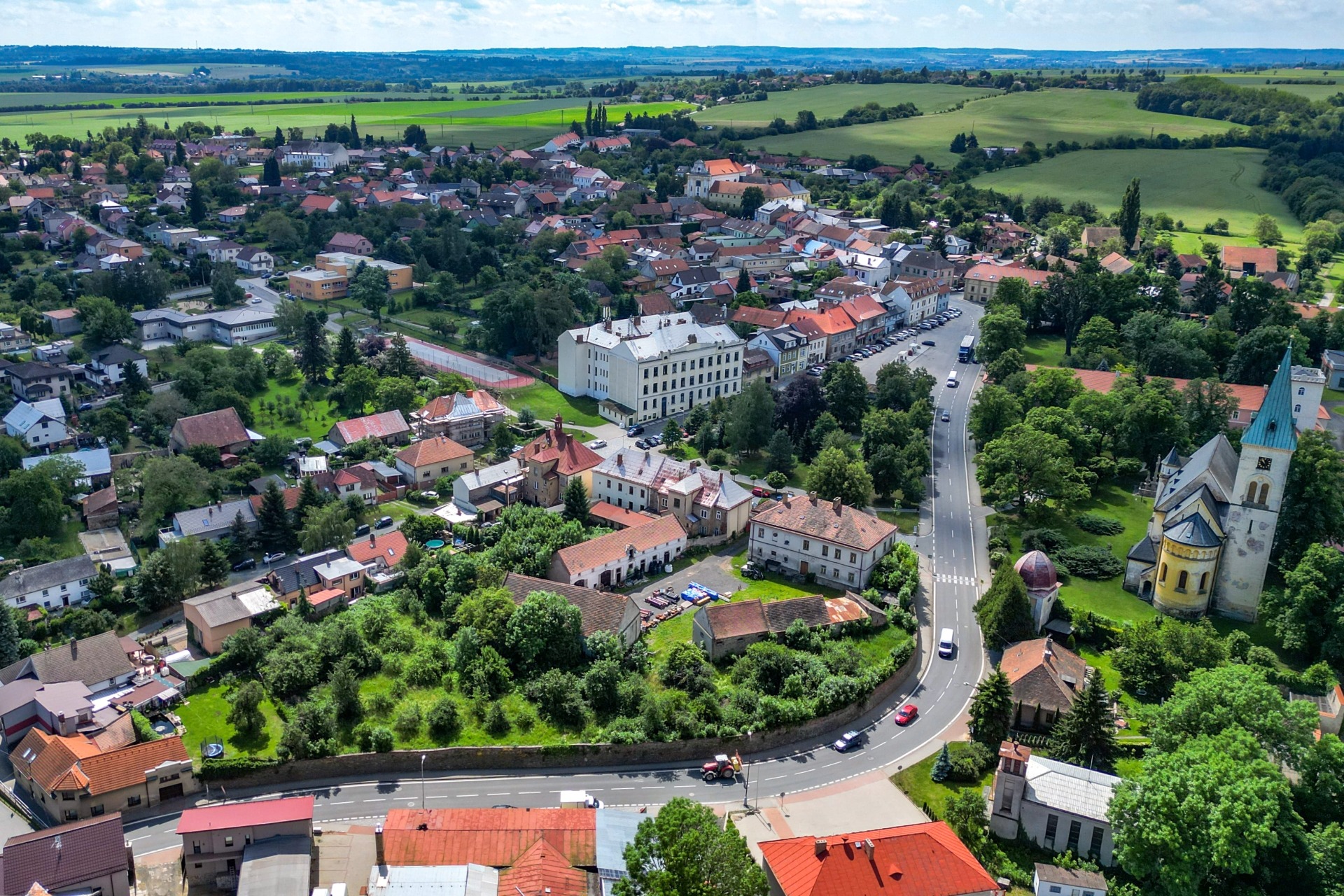 PRODEJ FARY ZÁSMUKY S POZEMKEM – foto 26
