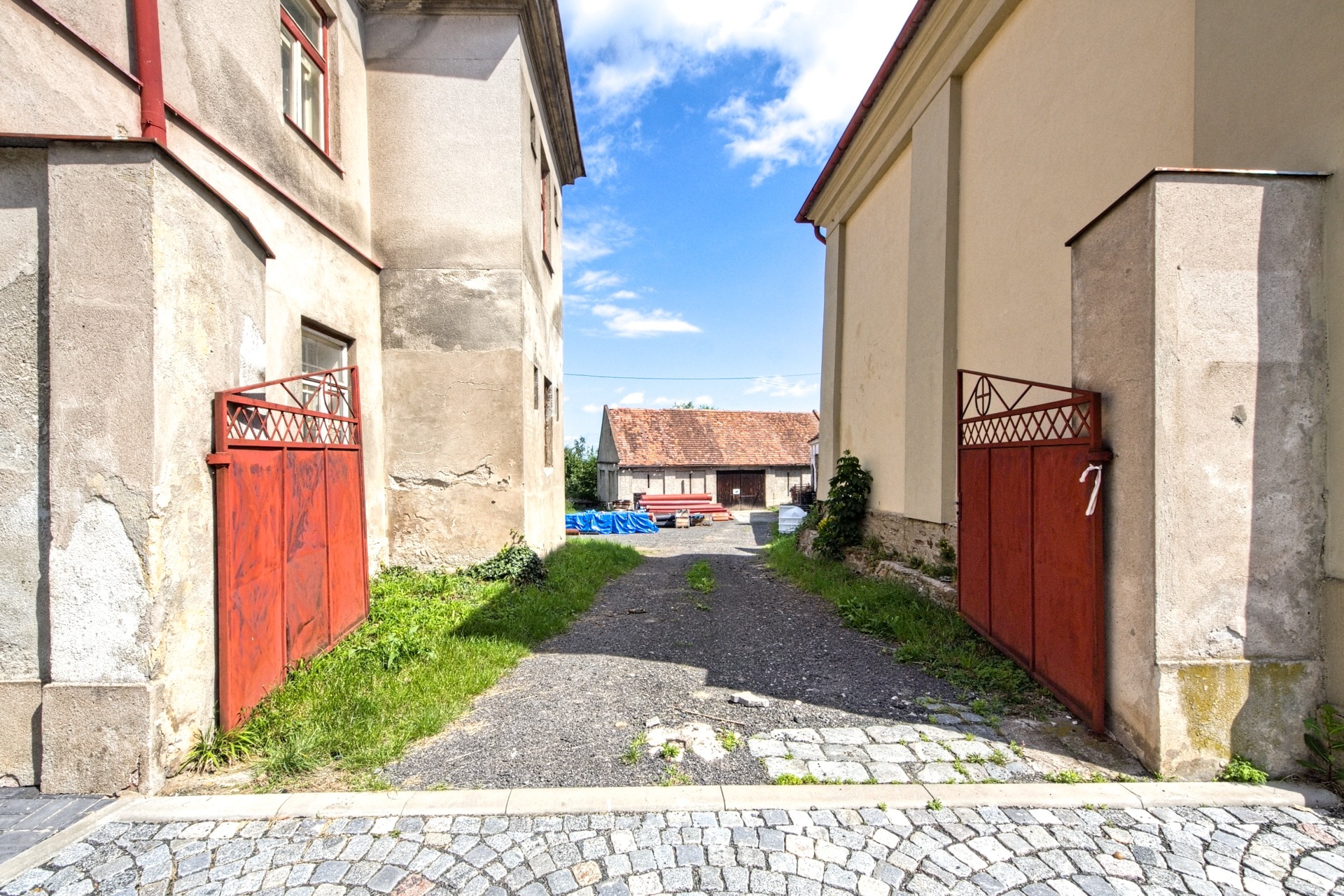 PRODEJ FARY ZÁSMUKY S POZEMKEM – foto 15