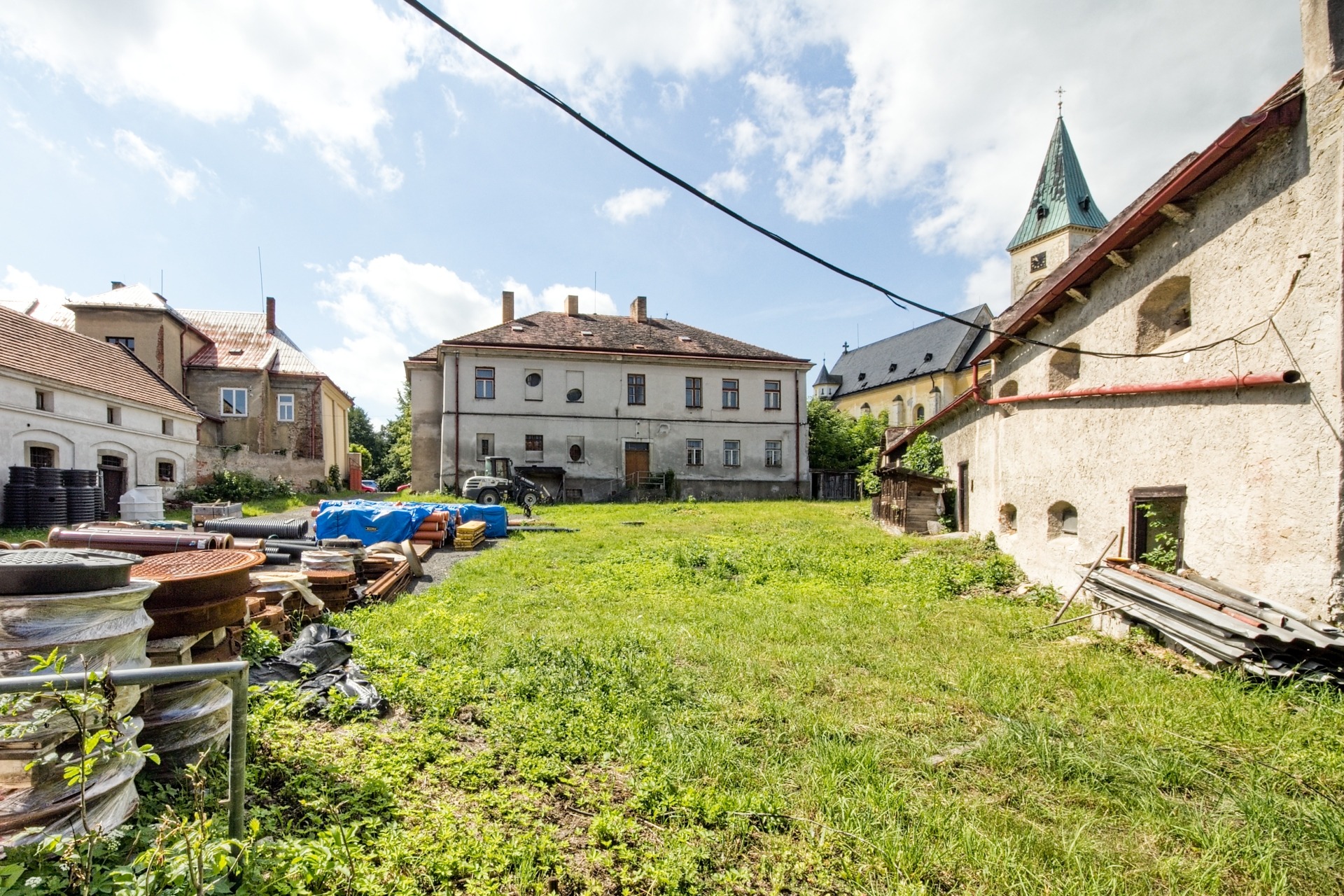 PRODEJ FARY ZÁSMUKY S POZEMKEM – foto 11