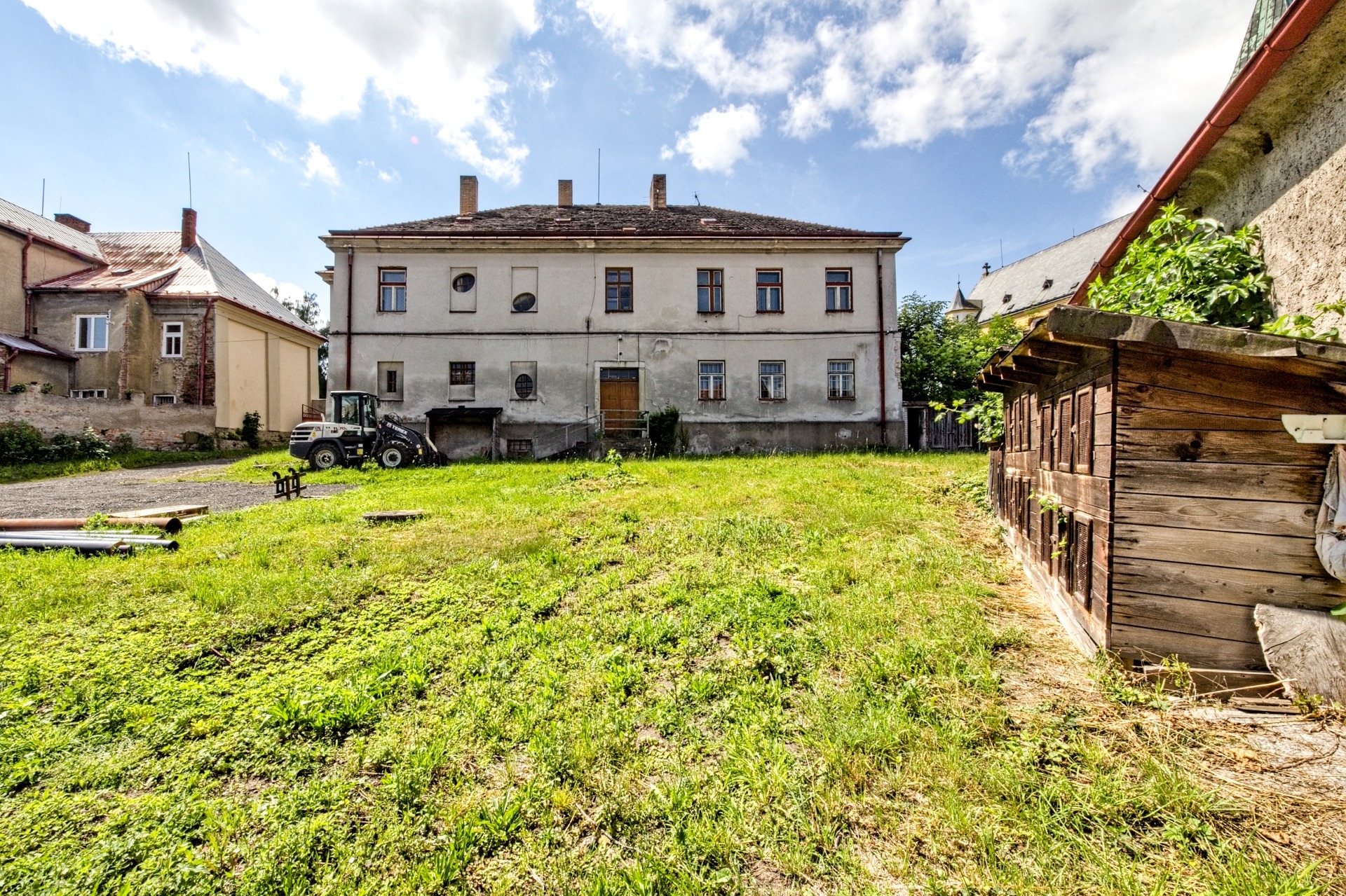 PRODEJ FARY ZÁSMUKY S POZEMKEM – foto 12