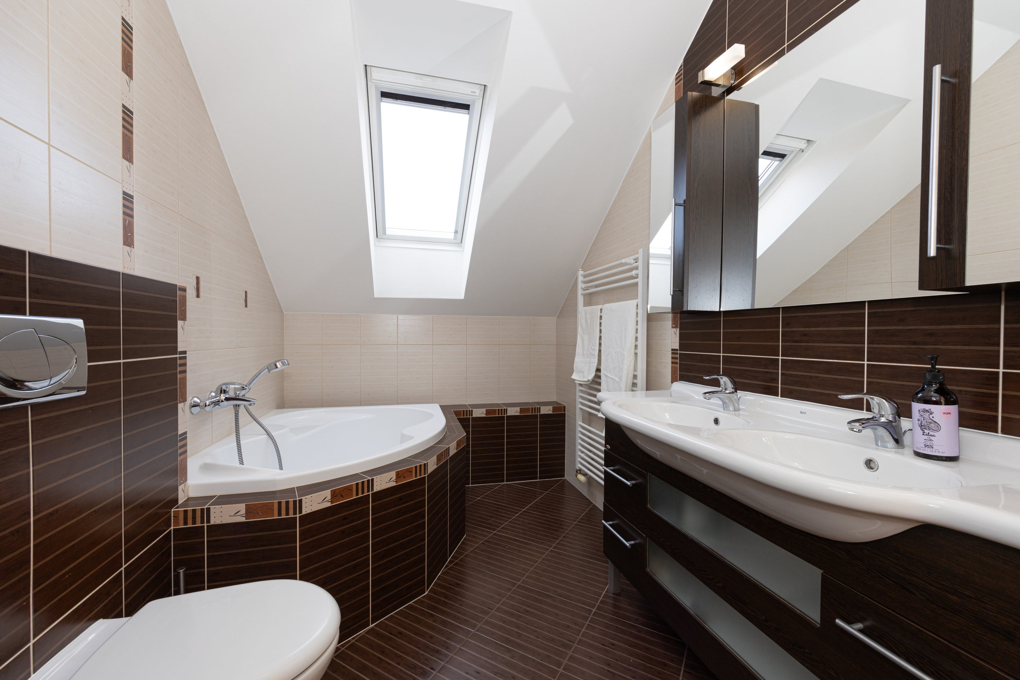 PRODEJ RODINNÉHO DOMU DOLNÍ BŘEŽANY 4+KK – foto 24