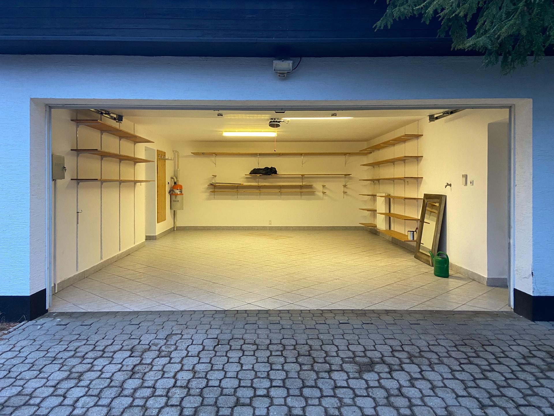 PRONÁJEM RODINNÉ REZIDENCE (380m²) SE VZROSTLOU ZAHRADOU – DOLNÍ BŘEŽANY – foto 43