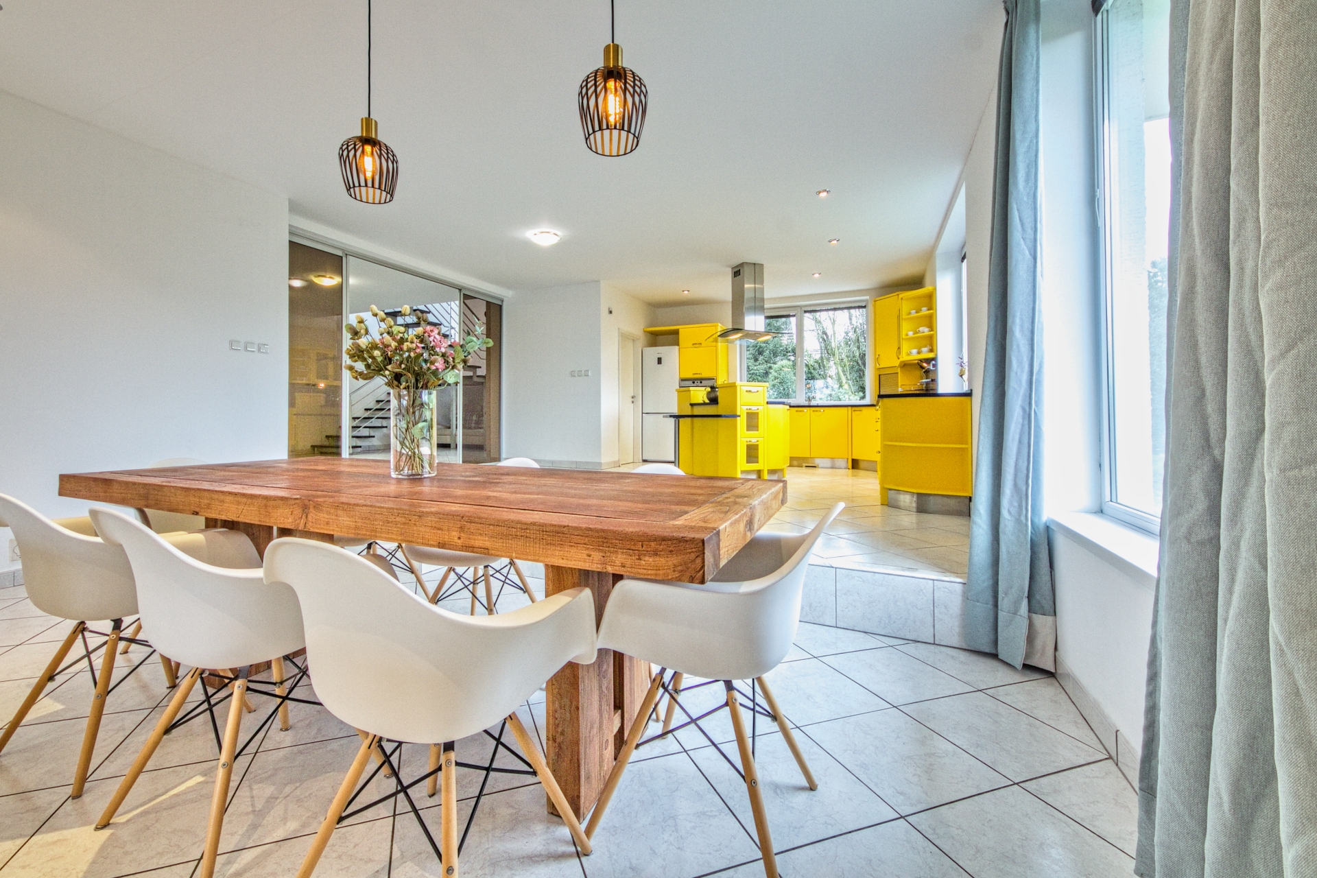 PRONÁJEM RODINNÉ REZIDENCE (380m²) SE VZROSTLOU ZAHRADOU – DOLNÍ BŘEŽANY – foto 7