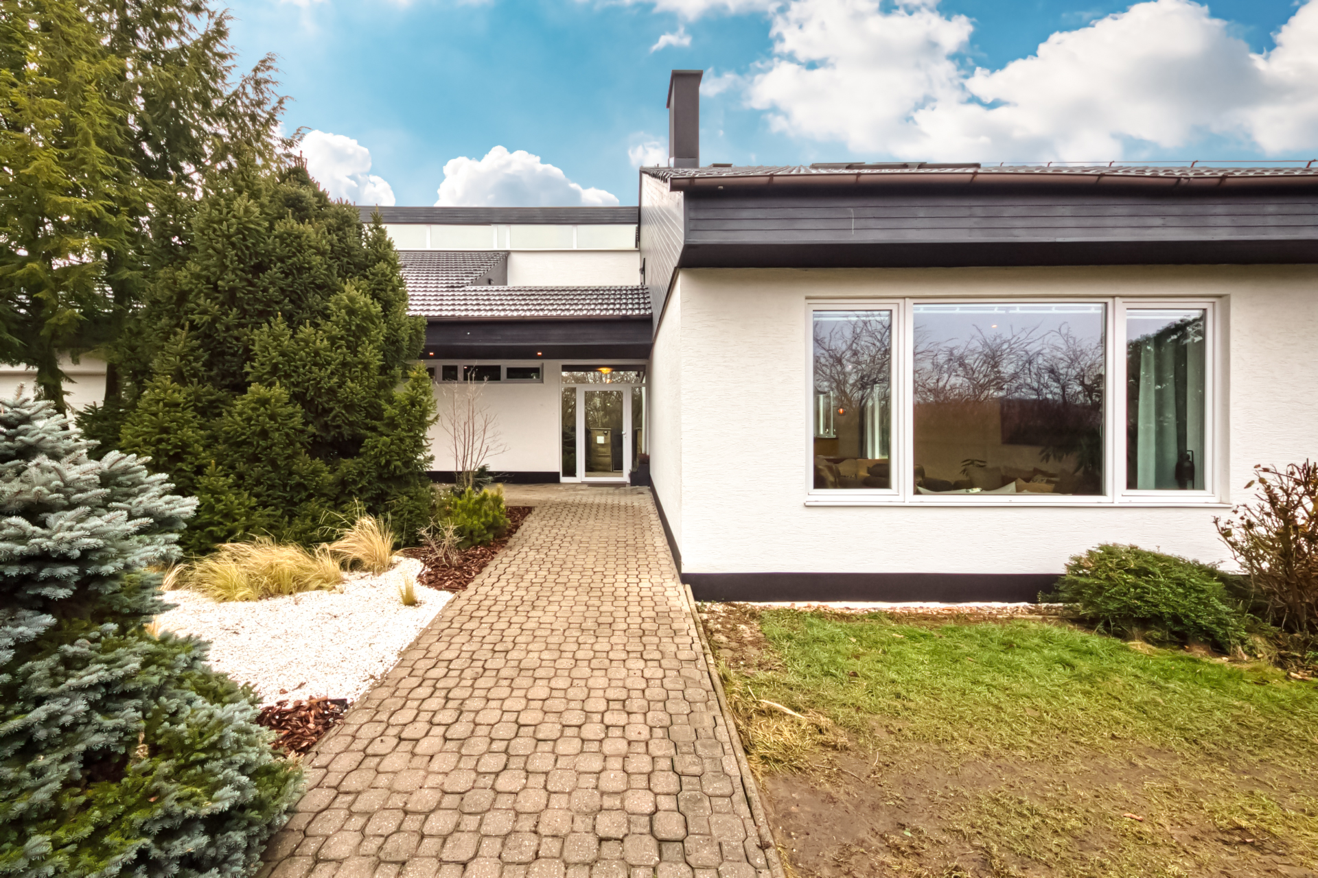 PRONÁJEM RODINNÉ REZIDENCE (380m²) SE VZROSTLOU ZAHRADOU – DOLNÍ BŘEŽANY – foto 44