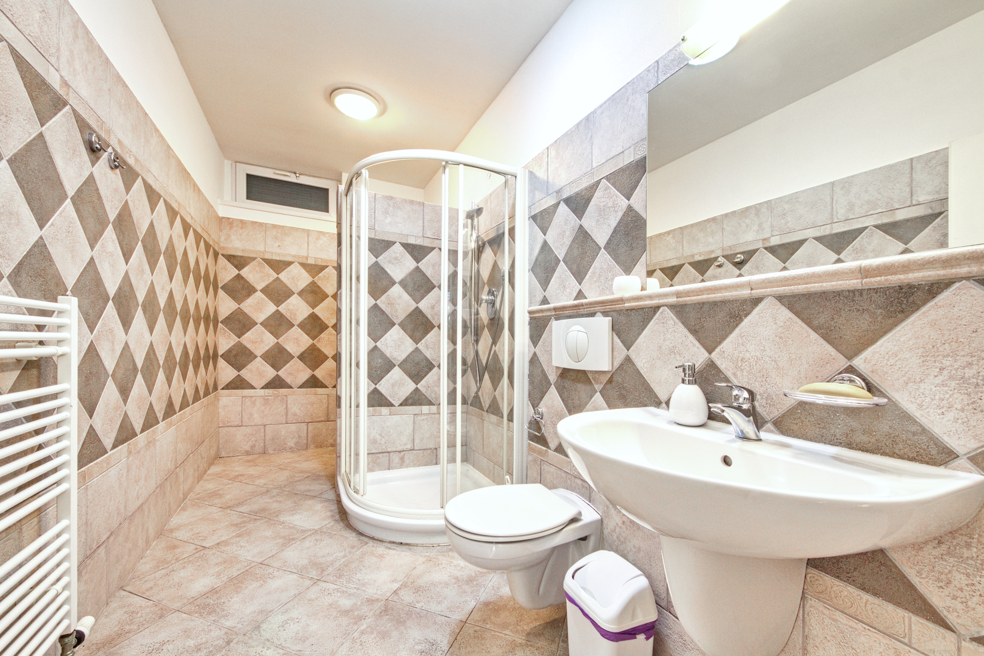 PRONÁJEM RODINNÉ REZIDENCE (380m²) SE VZROSTLOU ZAHRADOU – DOLNÍ BŘEŽANY – foto 20