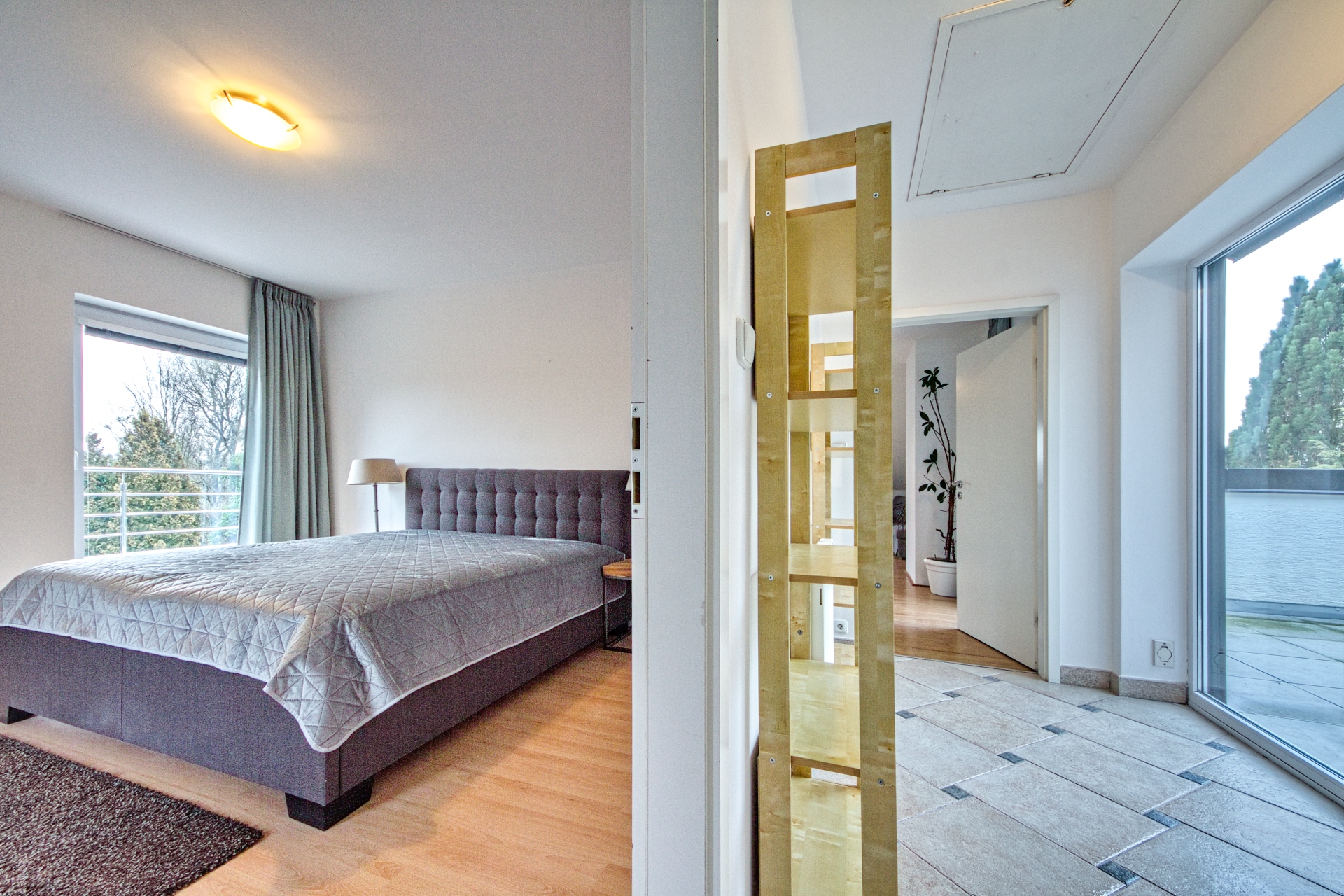 PRONÁJEM RODINNÉ REZIDENCE (380m²) SE VZROSTLOU ZAHRADOU – DOLNÍ BŘEŽANY – foto 36