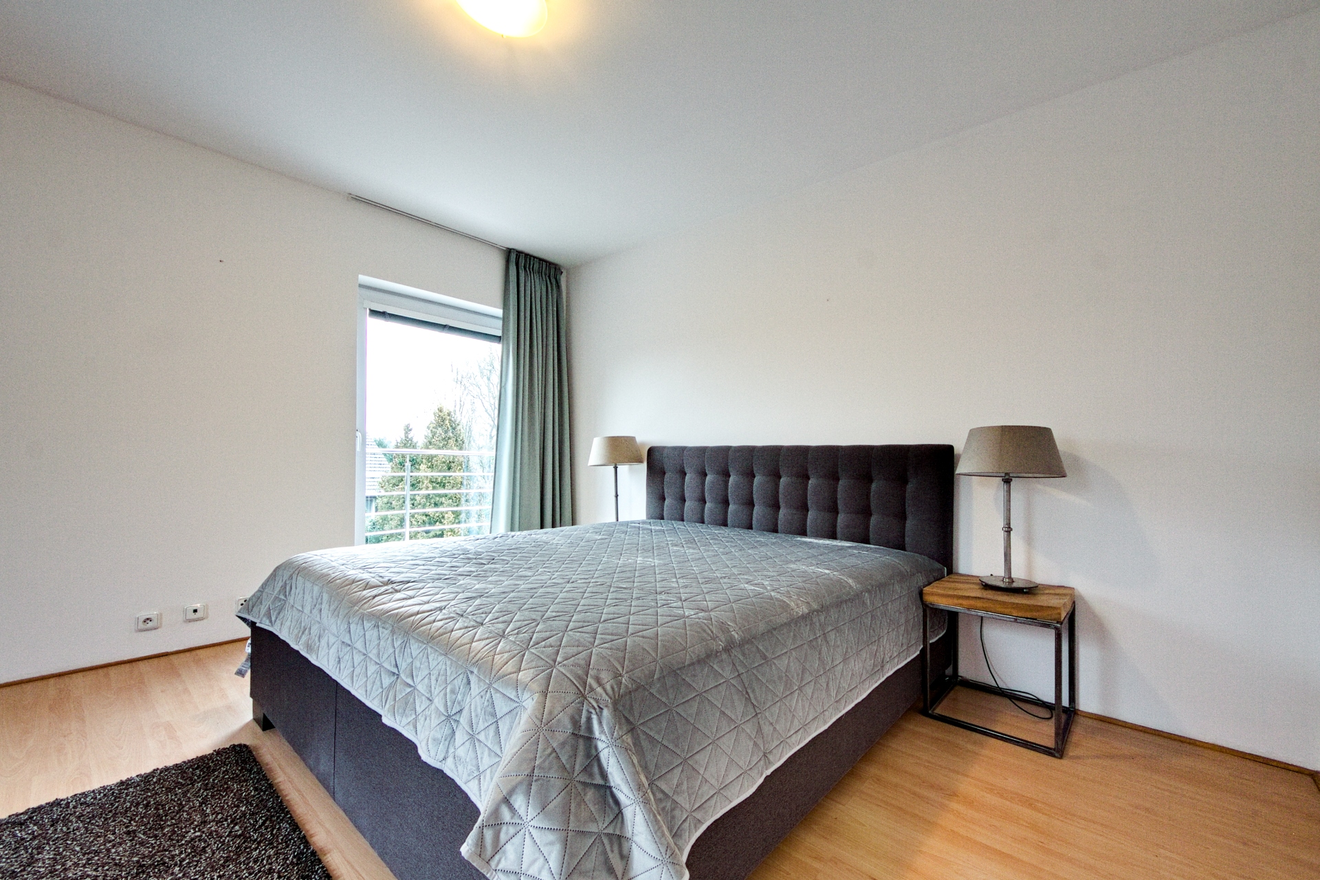 PRONÁJEM RODINNÉ REZIDENCE (380m²) SE VZROSTLOU ZAHRADOU – DOLNÍ BŘEŽANY – foto 38